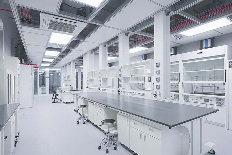 邱县实验室革新：安全与科技的现代融合